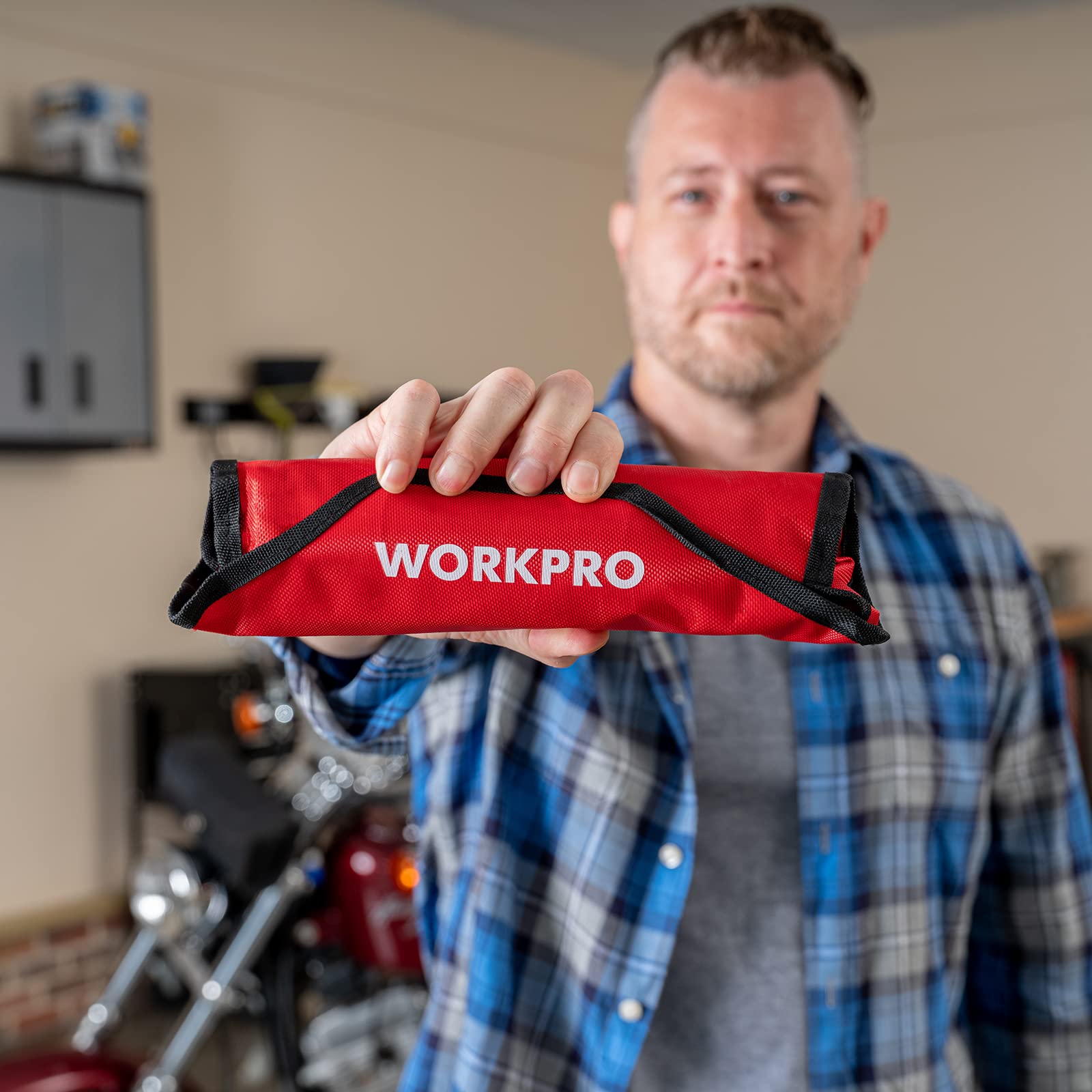 WORKPRO organizer bag for wrench set, red and black fabric with zip top