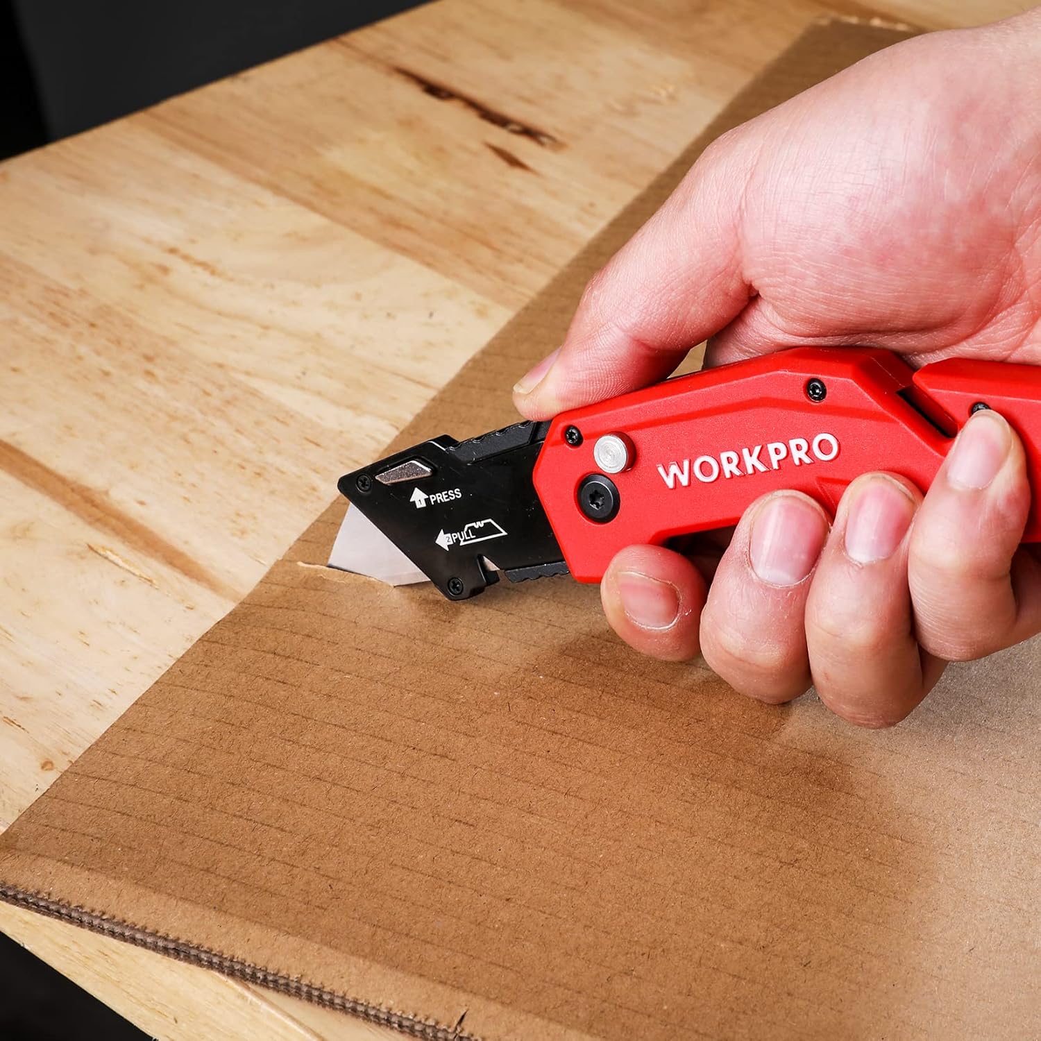 WORKPRO Folding Utility Knife Lightweight Nylon Handle Utility Cutter with 10-piece Extra Blades, Red