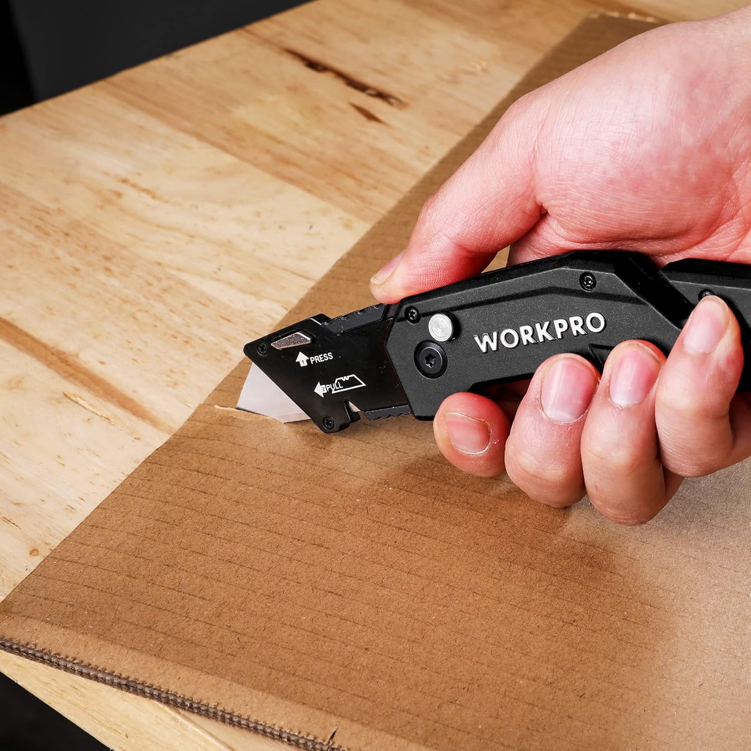WORKPRO Folding Utility Knife Lightweight Nylon Handle Utility Cutter with 10-piece Extra Blades, Black