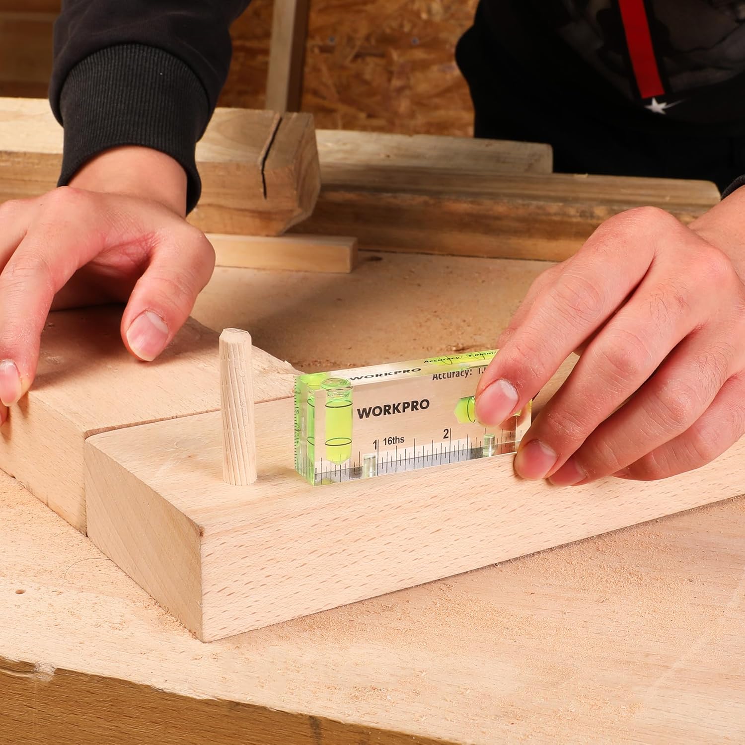 WORKPRO 3-inch mini level with green bubbles and ruler scale for leveling on wood