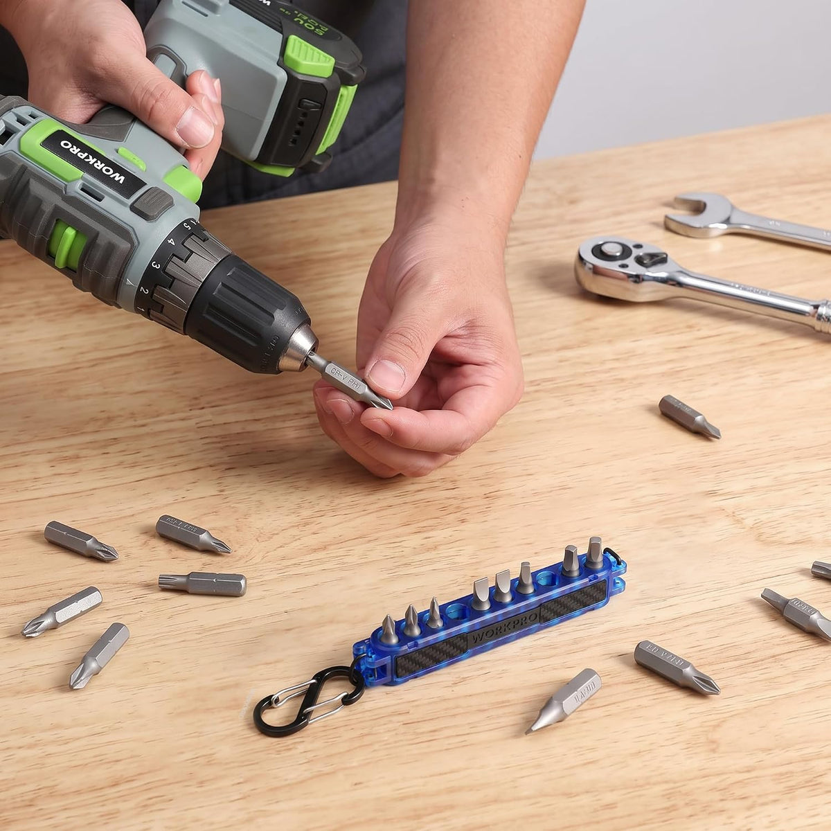 WORKPRO 1/4 in Hex Bit Holder, 10-Hole Bit Organizer with Carabiner